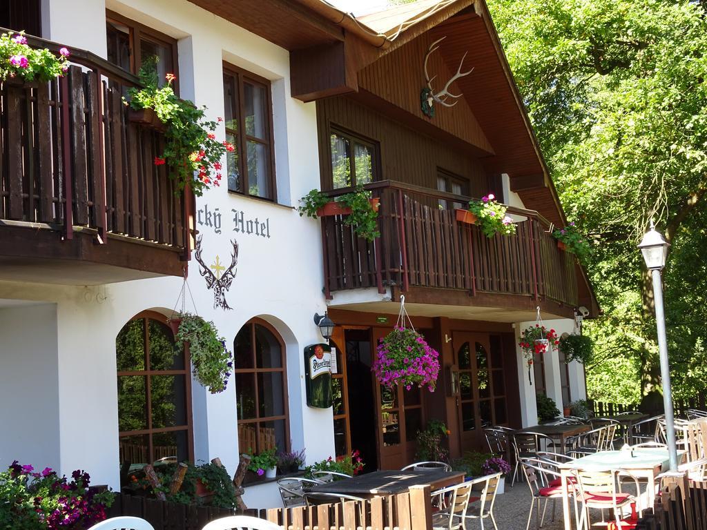 Lovecký hotel Jívák Loučeň Esterno foto