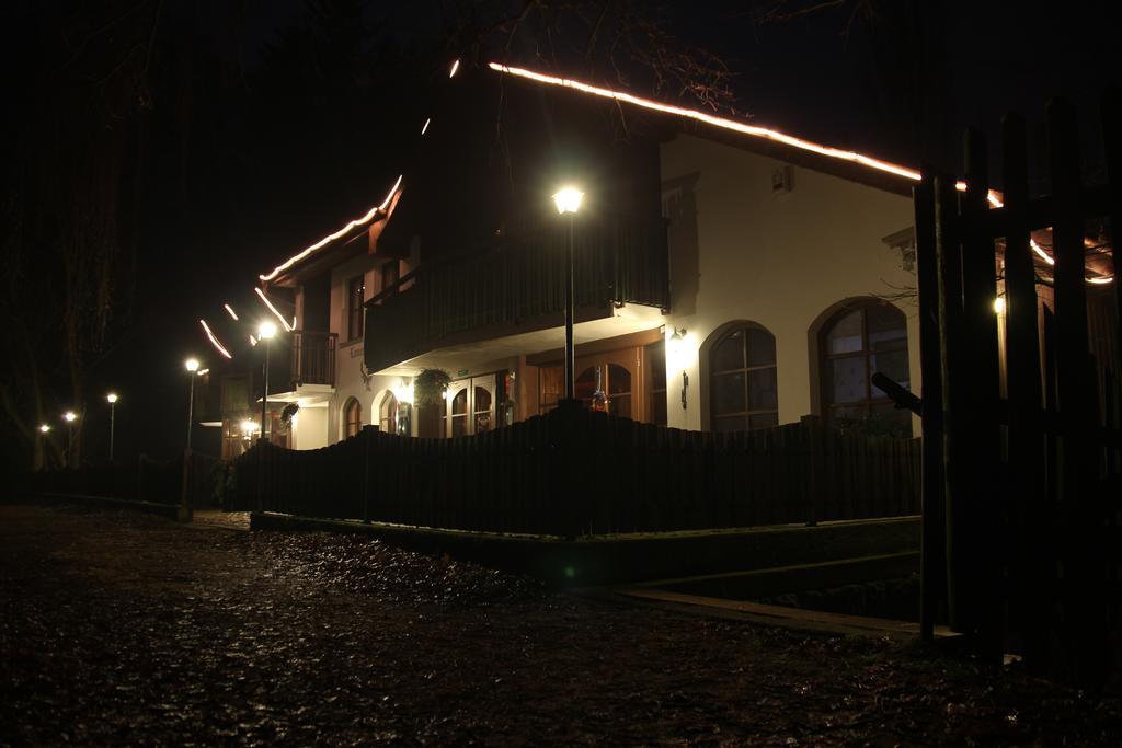 Lovecký hotel Jívák Loučeň Esterno foto