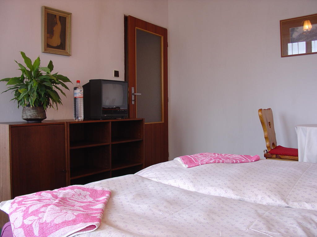 Lovecký hotel Jívák Loučeň Esterno foto